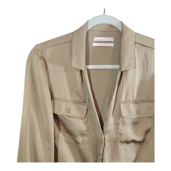 Urban Outfitters Logan Cropped Satin Tie-Front Button-Down Top Women's Small - Picture 5 of 8